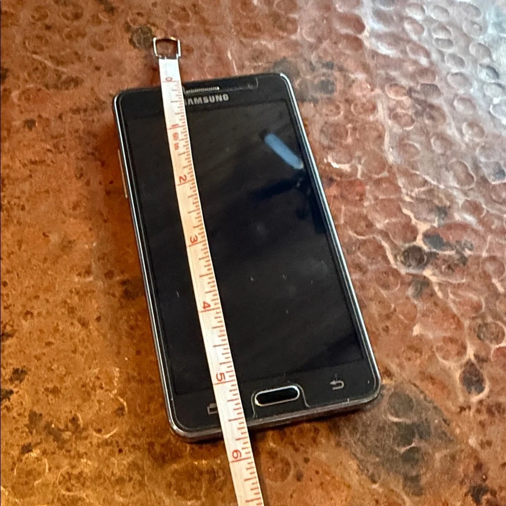 Samsung Smartphone in‎ Midnight Black